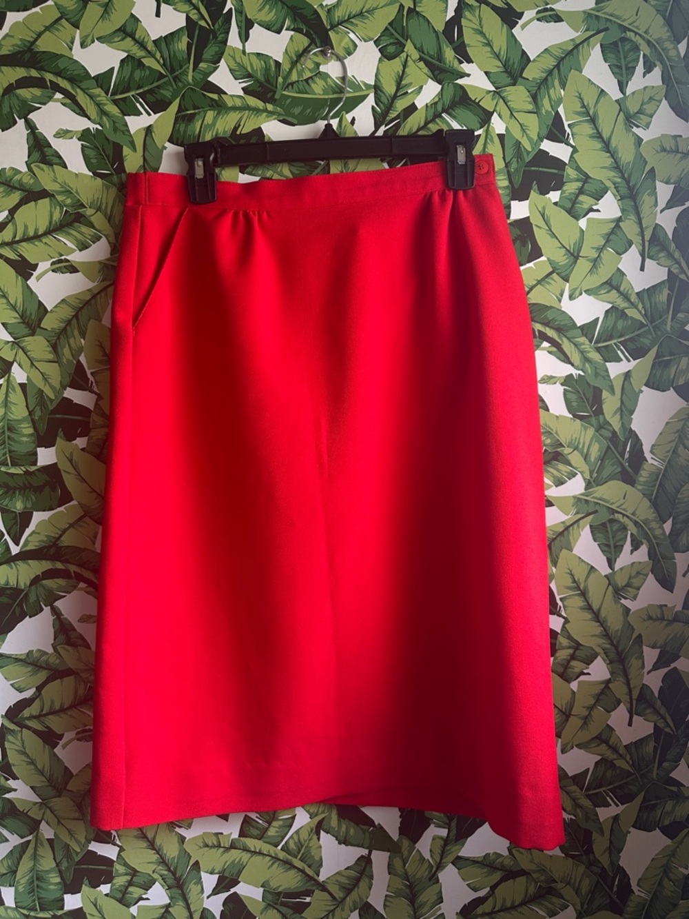 Women's Red Pencil Skirt - Sleek Everyday Style